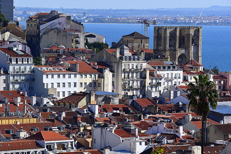 Lisbon<br/>© <a href="https://flickr.com/people/10909746@N05" target="_blank" rel="nofollow">10909746@N05</a> (<a href="https://flickr.com/photo.gne?id=52661887860" target="_blank" rel="nofollow">Flickr</a>)