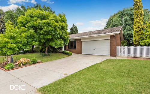 14 Maxwell Crescent, Strathdale VIC