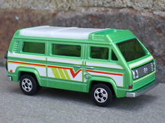 Hot Wheels The Hot Ones Sunagon VW Camper Van Metallic Green