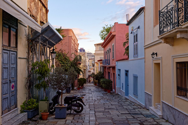 Morning in Plaka, Athens<br/>© <a href="https://flickr.com/people/50069402@N08" target="_blank" rel="nofollow">50069402@N08</a> (<a href="https://flickr.com/photo.gne?id=52675430469" target="_blank" rel="nofollow">Flickr</a>)