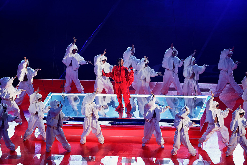 Rihanna蕾哈娜在《Apple Music超級盃中場秀》打破記錄成為史上聽眾人數和播放量最多的一個小時 2 AMSBHTS_Rihanna_025565