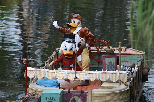 Scrooge McDuck and Launchpad McQuack • <a style="font-size:0.8em;" href="http://www.flickr.com/photos/28558260@N04/52691973533/" target="_blank">View on Flickr</a>