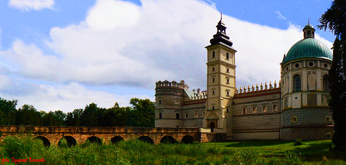 Krasiczyn - view of the castle from west side.