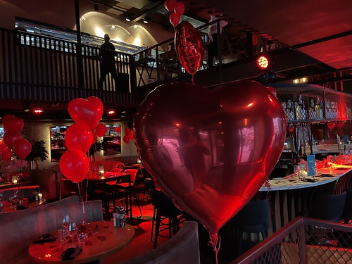 Cloudbuster Foilballoon Hart Table Decoration 3 balloons Valentine's Day Cafe in the City Rotterdam