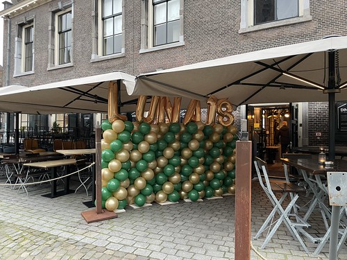 Ballonpilaar Breed Folieballon Letters LUNA18 Verjaardag Brasserie Stadhuis Schiedam