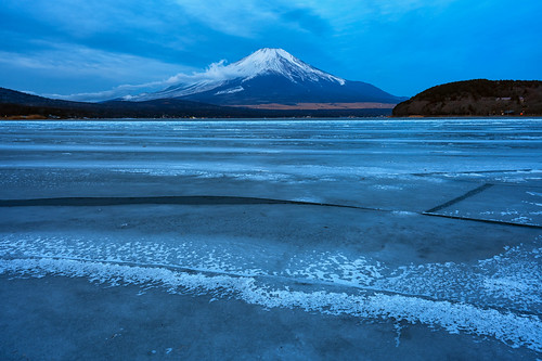 Winter Fuji at Lake Yamanaka before sunrise