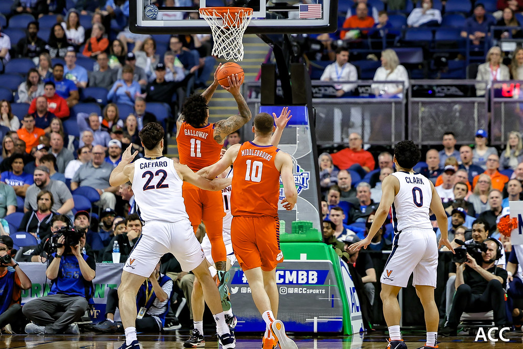 Clemson Basketball Photo of Brevin Galloway and Virginia