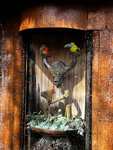 Walt Disney's Enchanted Tiki Room • <a style="font-size:0.8em;" href="http://www.flickr.com/photos/28558260@N04/52754309464/" target="_blank">View on Flickr</a>