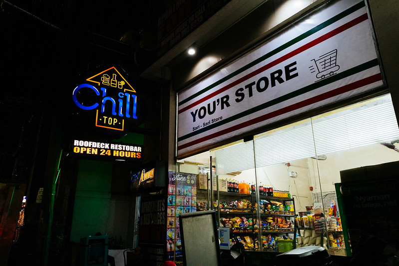 Chill Top & You'r Store at night<br/>© <a href="https://flickr.com/people/37837114@N00" target="_blank" rel="nofollow">37837114@N00</a> (<a href="https://flickr.com/photo.gne?id=52756655557" target="_blank" rel="nofollow">Flickr</a>)