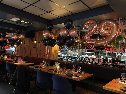 Table Decoration 6 balloons Foilballoon Number 29 Birthday The Oyster Club Rotterdam