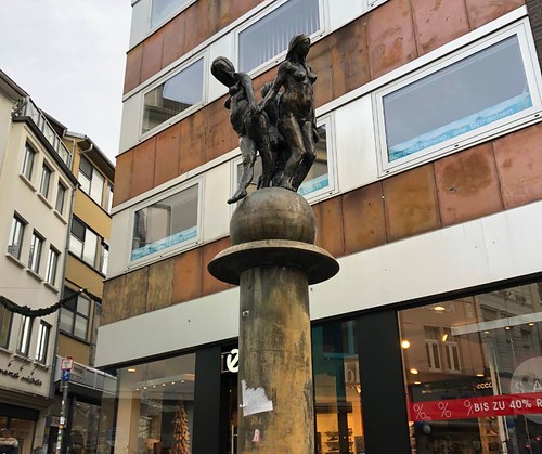 波恩 - 老街裡的雕像