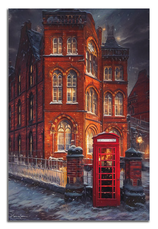 Hospital Telephone Box,<br/>© <a href="https://flickr.com/people/129194286@N08" target="_blank" rel="nofollow">129194286@N08</a> (<a href="https://flickr.com/photo.gne?id=52781552240" target="_blank" rel="nofollow">Flickr</a>)