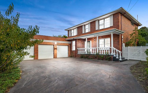 18 Cambrian Cr, Wheelers Hill VIC 3150