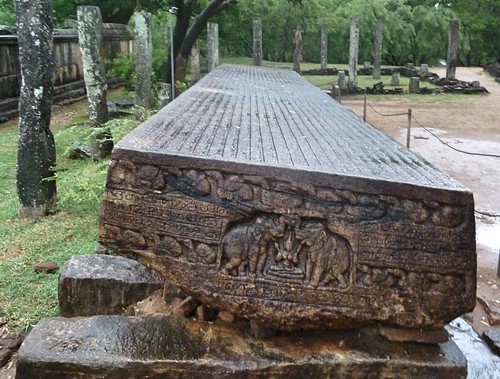 Polonnaruwa Gal Potha (livre de pierre) (1)