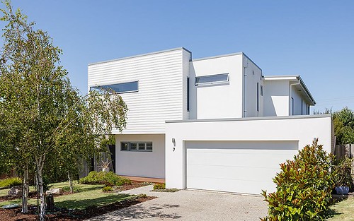 7 Waterford Drive, Cowes VIC