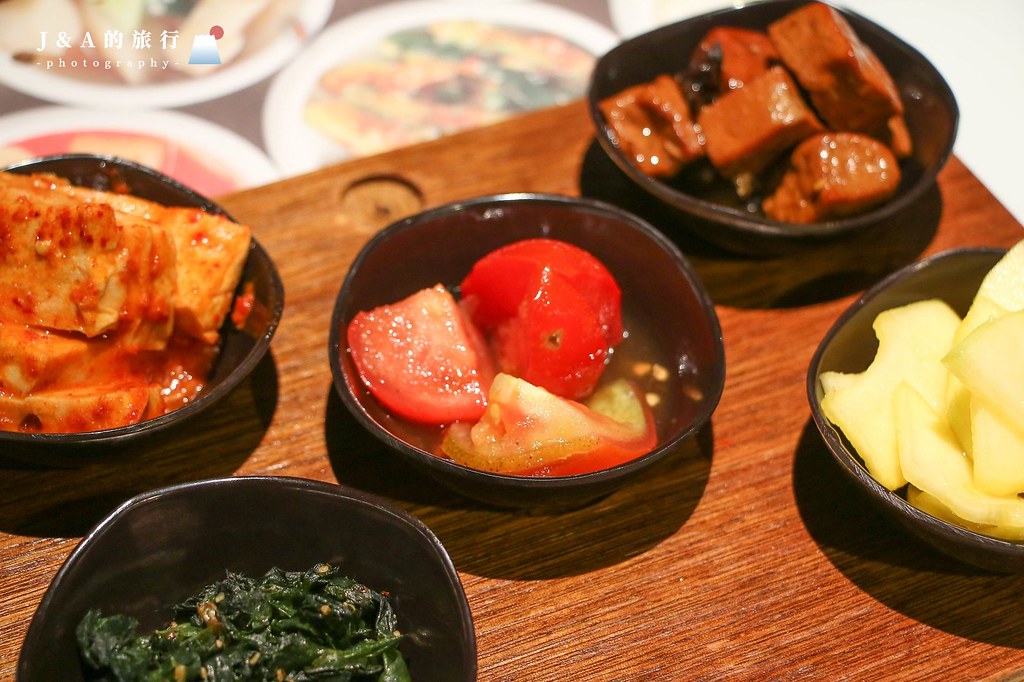 朝鮮味-超人氣韓式料理，數十種小菜通通免費吃到飽 @J&amp;A的旅行