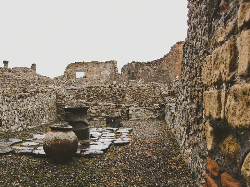 Pompeii Ruins<br/>© <a href="https://flickr.com/people/87363442@N07" target="_blank" rel="nofollow">87363442@N07</a> (<a href="https://flickr.com/photo.gne?id=52836172749" target="_blank" rel="nofollow">Flickr</a>)