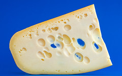 Dutch cheese says: Slava Ukraini!