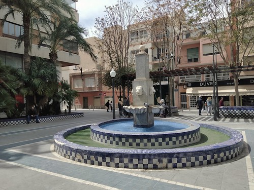 Fontaine sur la Place de Sagasta à Elda, ma ville natale