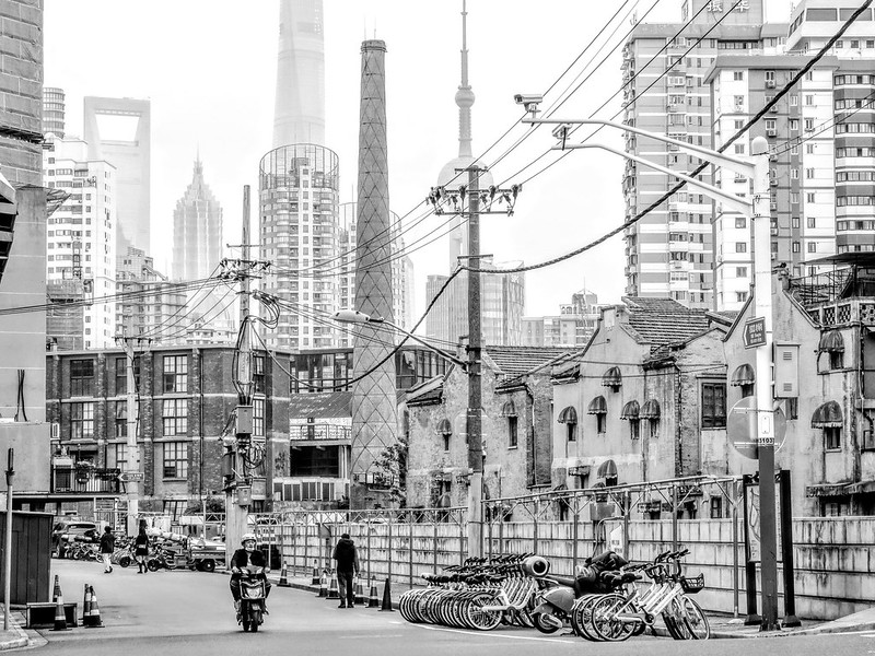 The old, deserted industrial area in northeast Shanghai has not seen a boom even after its transformation into a cultural industry park. In the far background are the skyscrapers of Lujiazui in Pudong.<br/>© <a href="https://flickr.com/people/193575245@N03" target="_blank" rel="nofollow">193575245@N03</a> (<a href="https://flickr.com/photo.gne?id=52852901175" target="_blank" rel="nofollow">Flickr</a>)
