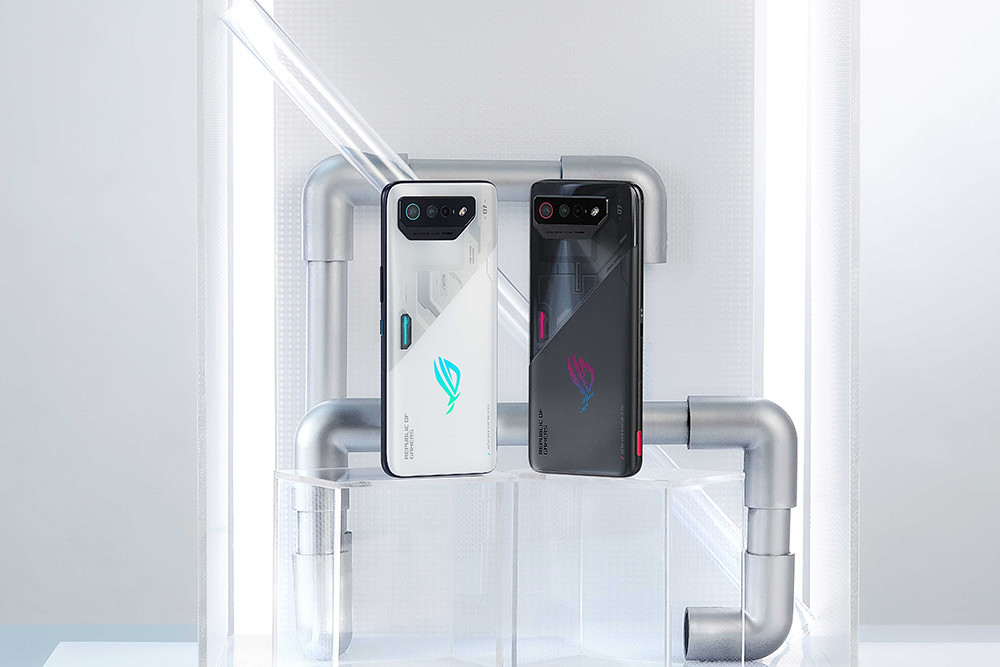 華碩ROG Phone 7五大電信開賣|ROG Phone 7 Ultimate則於5/2中午12點開放鐵粉預購 3 ROG-Phone-7宣布5月2日於五大電信開賣,搭配指定資費方案購機優惠0元起。