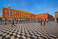 Place Massena, Nice<br/>© <a href="https://flickr.com/people/58023343@N00" target="_blank" rel="nofollow">58023343@N00</a> (<a href="https://flickr.com/photo.gne?id=52868614999" target="_blank" rel="nofollow">Flickr</a>)