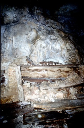 Sant'Angelo a Fasanella (SA), 2000, La grotta di San Michele Arcangelo..