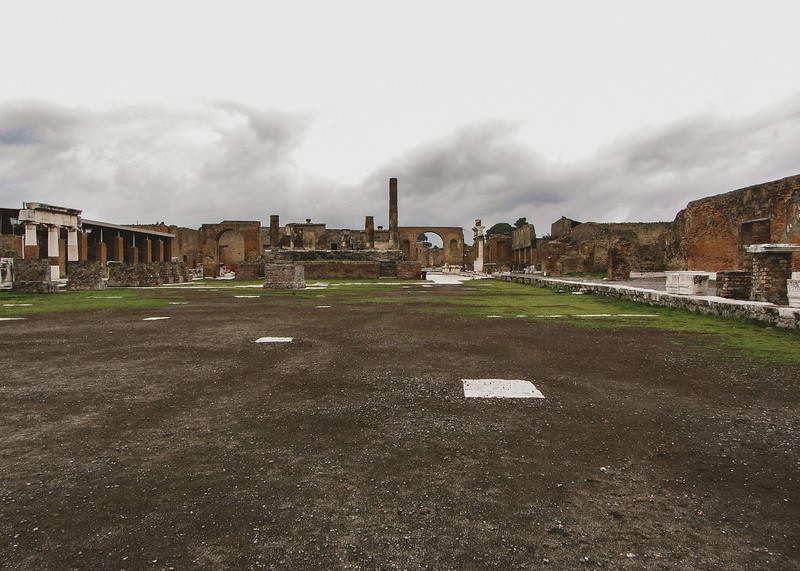 Pompeii Ruins<br/>© <a href="https://flickr.com/people/87363442@N07" target="_blank" rel="nofollow">87363442@N07</a> (<a href="https://flickr.com/photo.gne?id=52879030056" target="_blank" rel="nofollow">Flickr</a>)