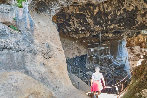 At the Kairan Cave - chris at the cave entrance