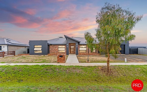 4 Wooleen Court, Huntly Vic