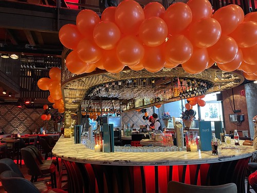 Ballonslinger Kingsday Cafe in the City Rotterdam