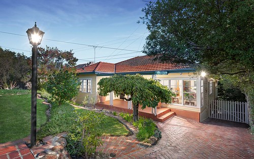 35 Clydebank Road, Essendon West VIC