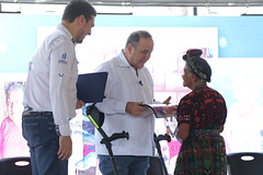 20230519 GG ENTREGA PROGRAMA ADULTO MAYOR PAM SALAMA BAJA VERAPAZ  01 (3) by Gobierno de Guatemala