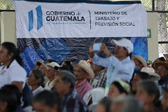 20230519 GG ENTREGA PROGRAMA ADULTO MAYOR PAM SALAMA BAJA VERAPAZ  01 by Gobierno de Guatemala