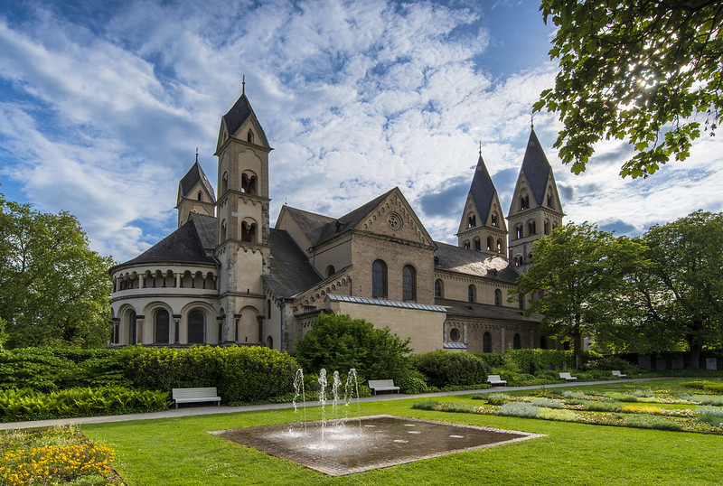 Basilica of St. Castor, Koblenz<br/>© <a href="https://flickr.com/people/147749351@N08" target="_blank" rel="nofollow">147749351@N08</a> (<a href="https://flickr.com/photo.gne?id=52911721185" target="_blank" rel="nofollow">Flickr</a>)