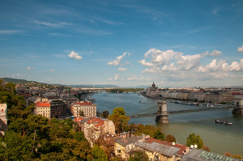 A sunny day in Budapest<br/>© <a href="https://flickr.com/people/26141927@N08" target="_blank" rel="nofollow">26141927@N08</a> (<a href="https://flickr.com/photo.gne?id=52914298380" target="_blank" rel="nofollow">Flickr</a>)