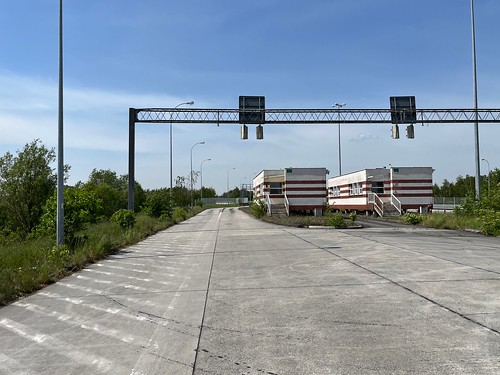 1990s road border posts, abandoned, south of Guben