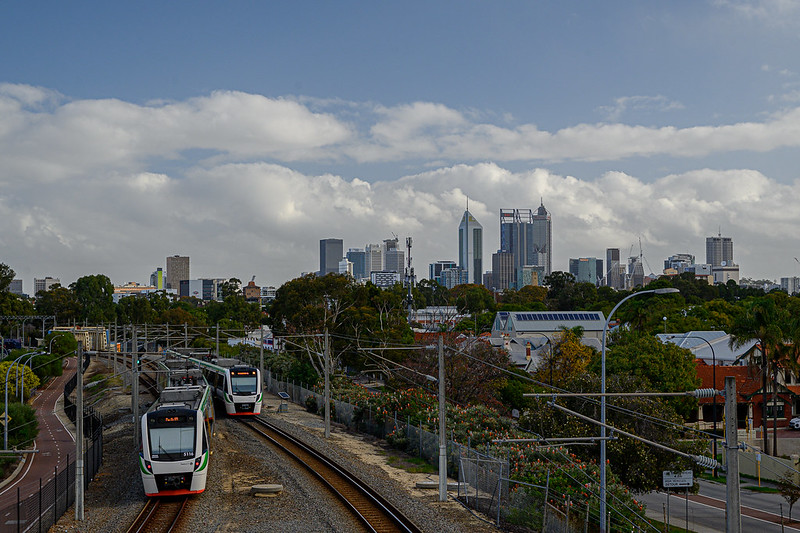 Perth from Mount Lawley<br/>© <a href="https://flickr.com/people/30766977@N00" target="_blank" rel="nofollow">30766977@N00</a> (<a href="https://flickr.com/photo.gne?id=52925284575" target="_blank" rel="nofollow">Flickr</a>)
