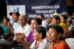 20230526  AI ENTREGA PROGRAMA ADULTO MAYOR PAM SENAHU ALTA VERAPAZ  4 (3) by Gobierno de Guatemala