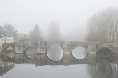 Pont romain dans la brume