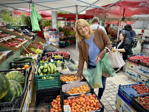Outdoor Vegetable & Fruit Market / Пазар за зеленчуци и плодове на открито