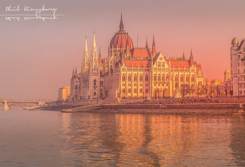 The Hungarian House of Parliament on the banks of the Danube, Budapest, Hungary<br/>© <a href="https://flickr.com/people/137245032@N04" target="_blank" rel="nofollow">137245032@N04</a> (<a href="https://flickr.com/photo.gne?id=52942408958" target="_blank" rel="nofollow">Flickr</a>)