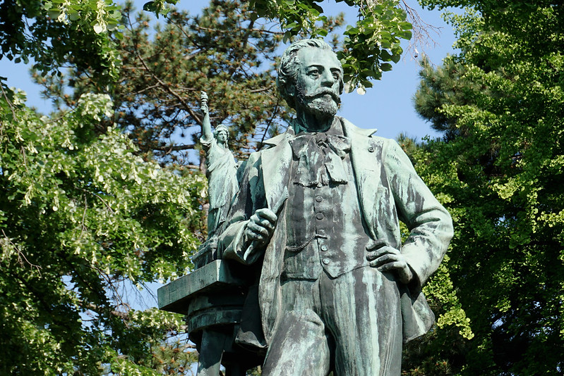Statue of Frédéric-Auguste Bartholdi, Colmar<br/>© <a href="https://flickr.com/people/38743501@N08" target="_blank" rel="nofollow">38743501@N08</a> (<a href="https://flickr.com/photo.gne?id=52948575032" target="_blank" rel="nofollow">Flickr</a>)