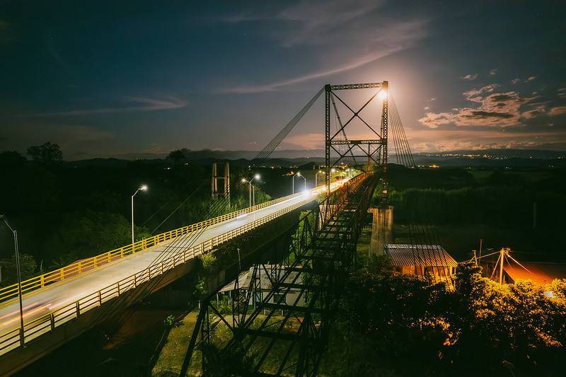 Old broken bridge under moon light © 130550965@N03 Flickr