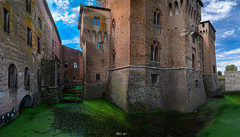 Les douves de Castel San Giorgio . Mantova