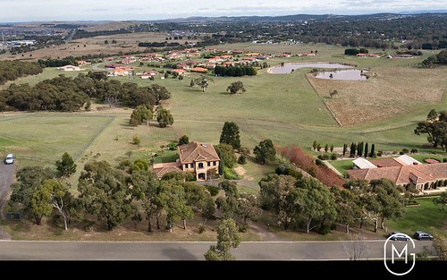 10 Lookout Rise, Hidden Valley VIC