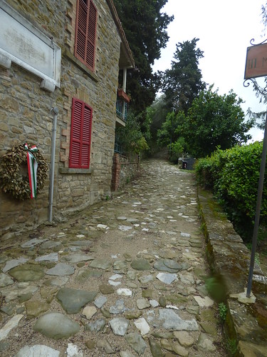 Via III Martiri, Isola Maggiore - cobbled road