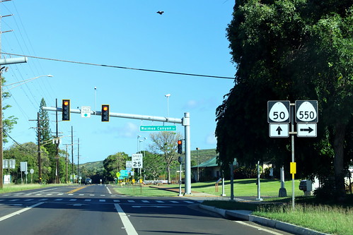 HI50 West at HI550 Signs in Waimea