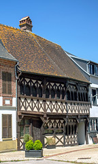 DSC_7801.jpg 1 . La maison médiévale à pan de bois