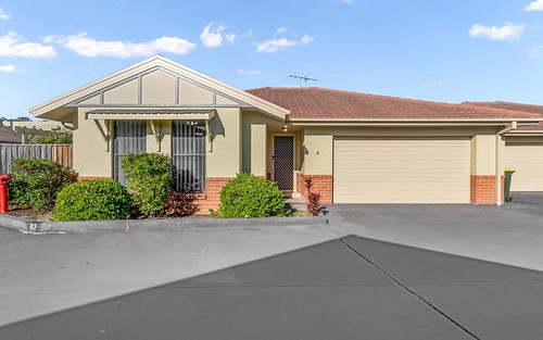 8/12 Denton Park Drive, Rutherford NSW